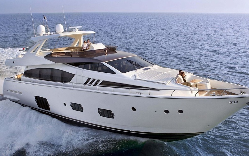 Ferretti 800